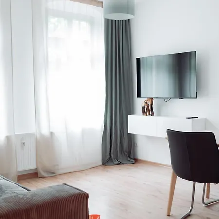 Daire Geraeumige 2-zimmer-wohnung Mit Wlan & Waschmaschine Fuer 3personen *