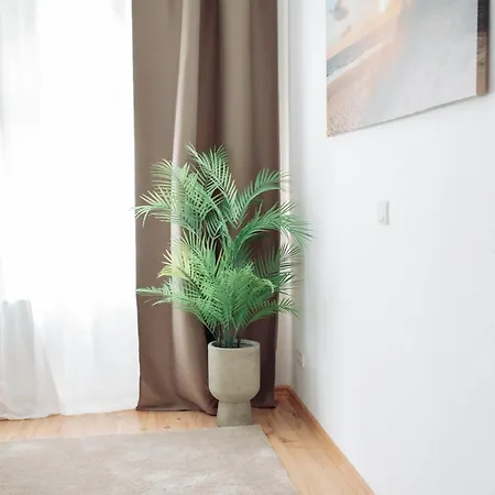 Daire Geraeumige 2-zimmer-wohnung Mit Wlan & Waschmaschine Fuer 3personen