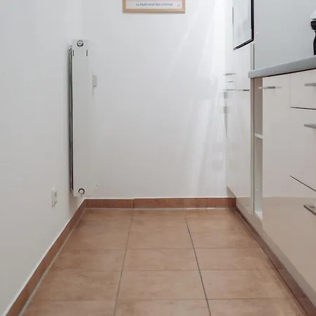 Daire Geraeumige 2-zimmer-wohnung Mit Wlan & Waschmaschine Fuer 3personen *