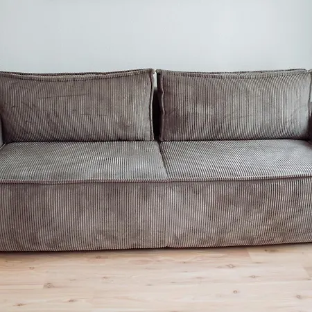 Daire Geraeumige 2-zimmer-wohnung Mit Wlan & Waschmaschine Fuer 3personen *